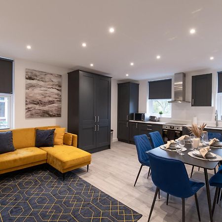 Fantastic New, London Apartment 3 Bed 1 Bath & Parking Whetstone Luaran gambar