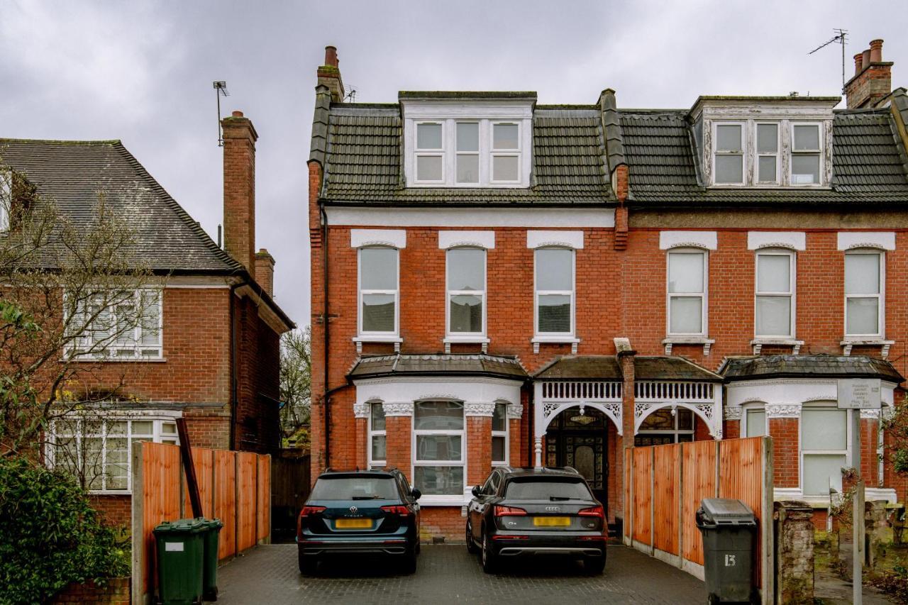 Fantastic New, London Apartment 3 Bed 1 Bath & Parking Whetstone Luaran gambar