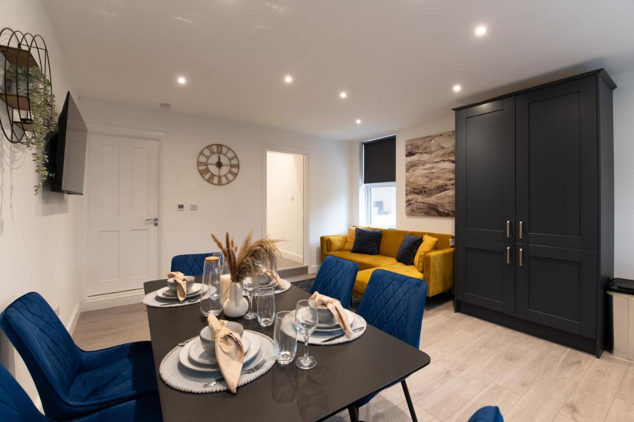 Fantastic New, London Apartment 3 Bed 1 Bath & Parking Whetstone Luaran gambar